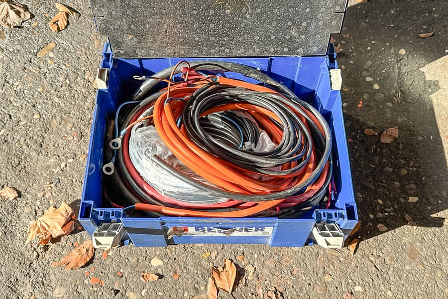 Werkzeugkoffer mit Kabel